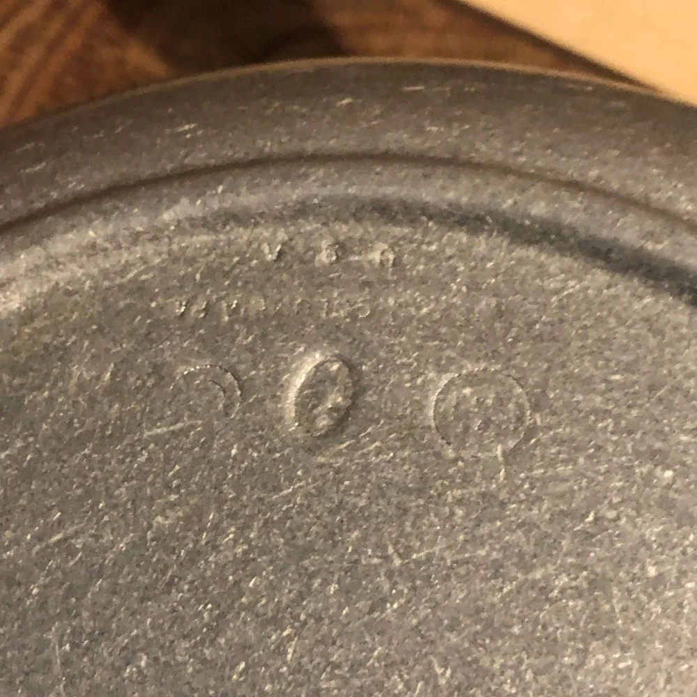 Wilton vintage Covered pewter Casserole with Handles 2.5 quart